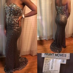 Elegant mermaid gown! Dust bag included!